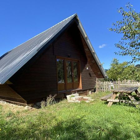 Chalet Familial Pres De Vichy, Terrasse, Animaux Acceptes - Fr-1-489-274 Le Vernet  Eksteriør billede