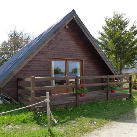 Chalet Familial Pres De Vichy, Terrasse, Animaux Acceptes - Fr-1-489-274 Le Vernet  Eksteriør billede