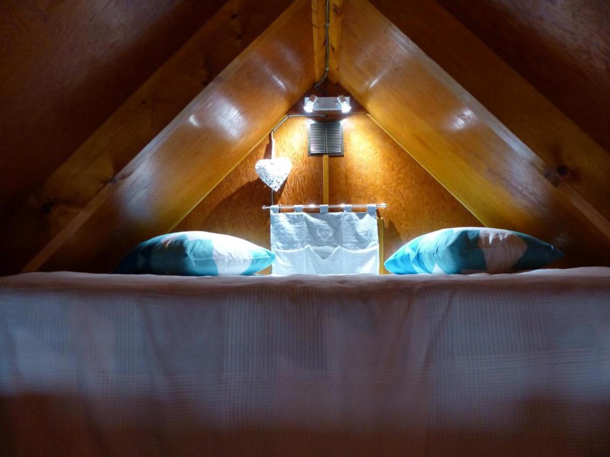 Chalet Familial Pres De Vichy, Terrasse, Animaux Acceptes - Fr-1-489-274 Le Vernet  Eksteriør billede