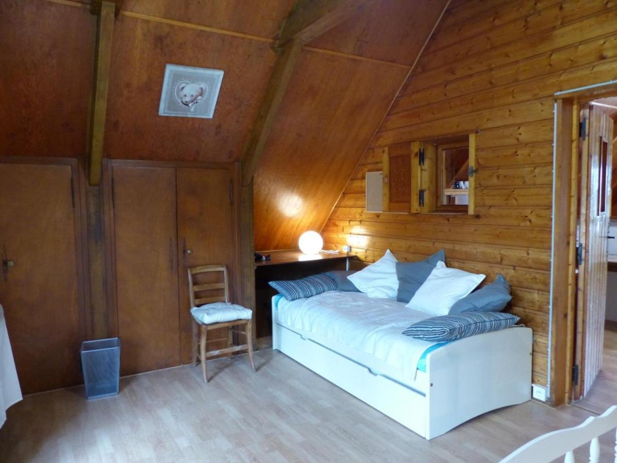 Chalet Familial Pres De Vichy, Terrasse, Animaux Acceptes - Fr-1-489-274 Le Vernet  Eksteriør billede